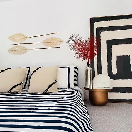 Сasa de vacaciones Small Historic Townhouse By Promenade Near Beaches