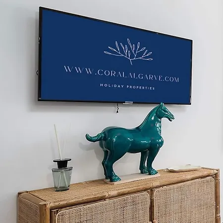 Small Historic Townhouse By Promenade Near Beaches * 포티마오