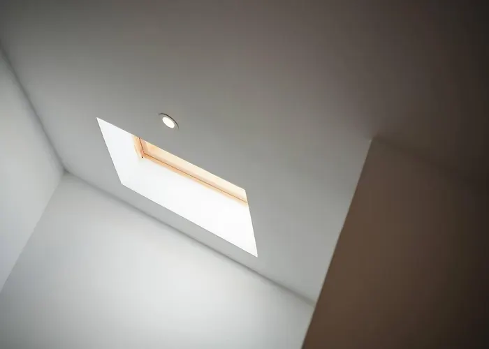 Small Historic Townhouse By Promenade Near Beaches פורטימאו