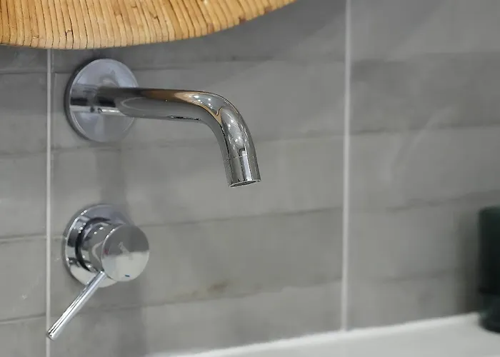 Small Historic Townhouse By Promenade Near Beaches בית נופש *