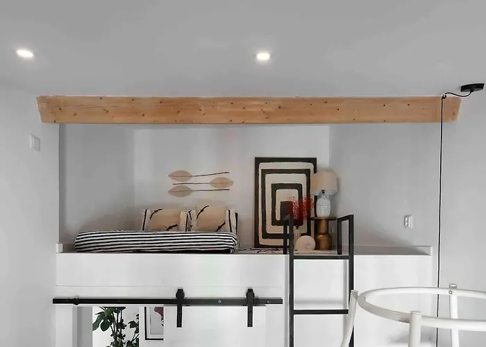 בית נופש Small Historic Townhouse By Promenade Near Beaches פורטימאו