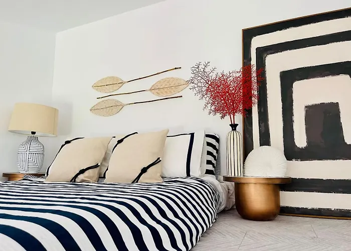 בית נופש Small Historic Townhouse By Promenade Near Beaches