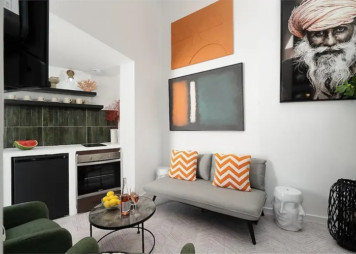 Small Historic Townhouse By Promenade Near Beaches בית נופש פורטימאו