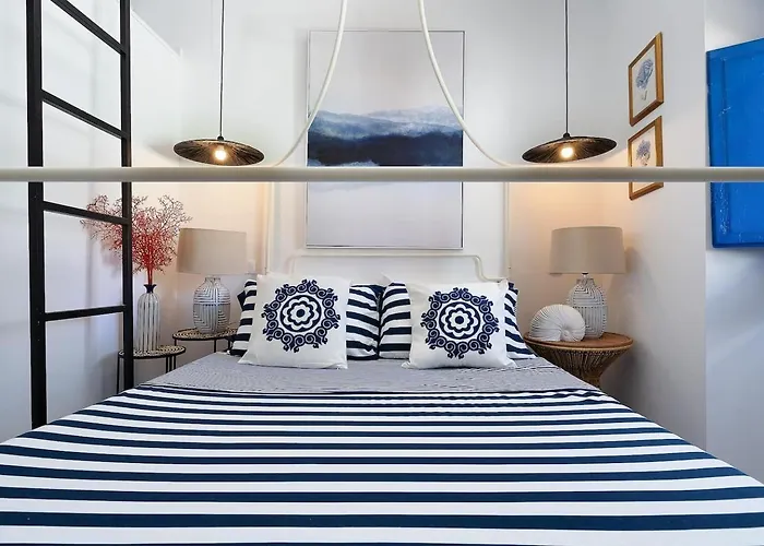 Small Historic Townhouse By Promenade Near Beaches * פורטימאו