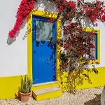 Small Historic Townhouse By Promenade Near Beaches Будинок відпочинку Портіман