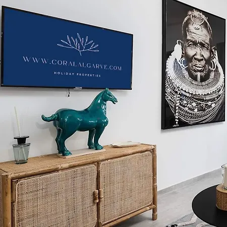 Small Historic Townhouse By Promenade Near Beaches Portimão