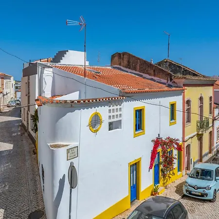 Small Historic Townhouse By Promenade Near Beaches Будинок відпочинку Портіман