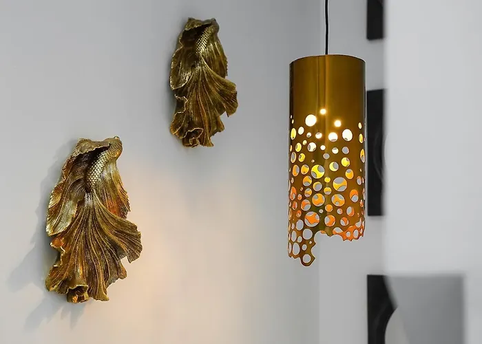 Small Historic Townhouse By Promenade Near Beaches Feriehus