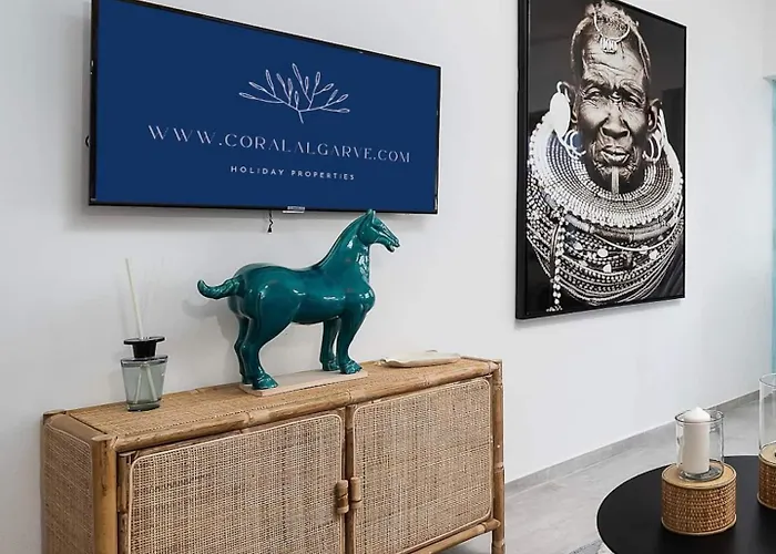 Small Historic Townhouse By Promenade Near Beaches Portimão