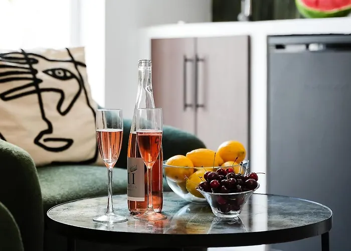 Small Historic Townhouse By Promenade Near Beaches * Portimão