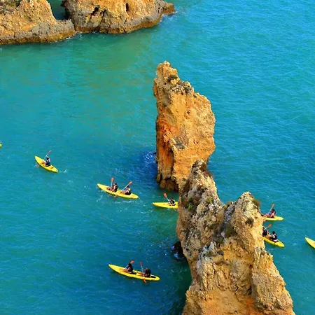 Small Historic Townhouse By Promenade Near Beaches Holiday home